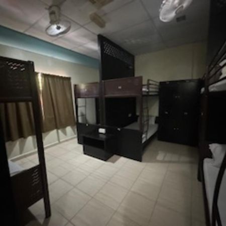Alia Express Ferringhi Hotel Batu Feringgi Exterior foto
