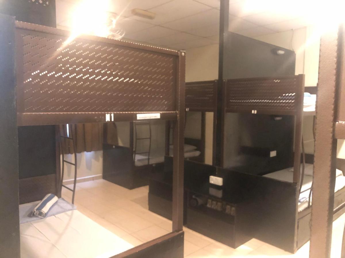 Alia Express Ferringhi Hotel Batu Feringgi Exterior foto