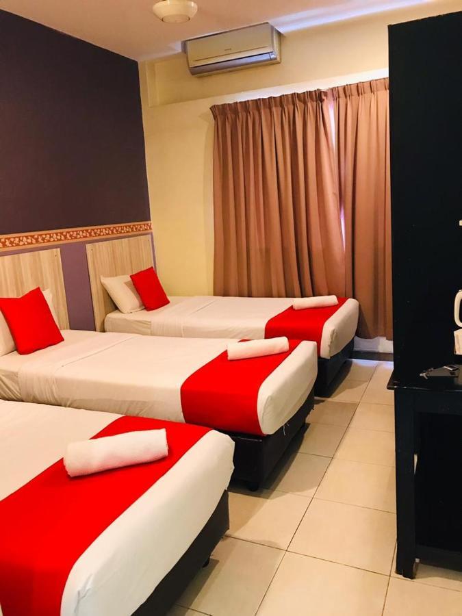 Alia Express Ferringhi Hotel Batu Feringgi Exterior foto