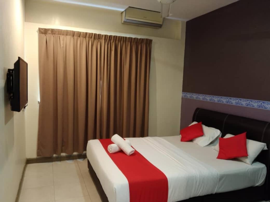 Alia Express Ferringhi Hotel Batu Feringgi Exterior foto