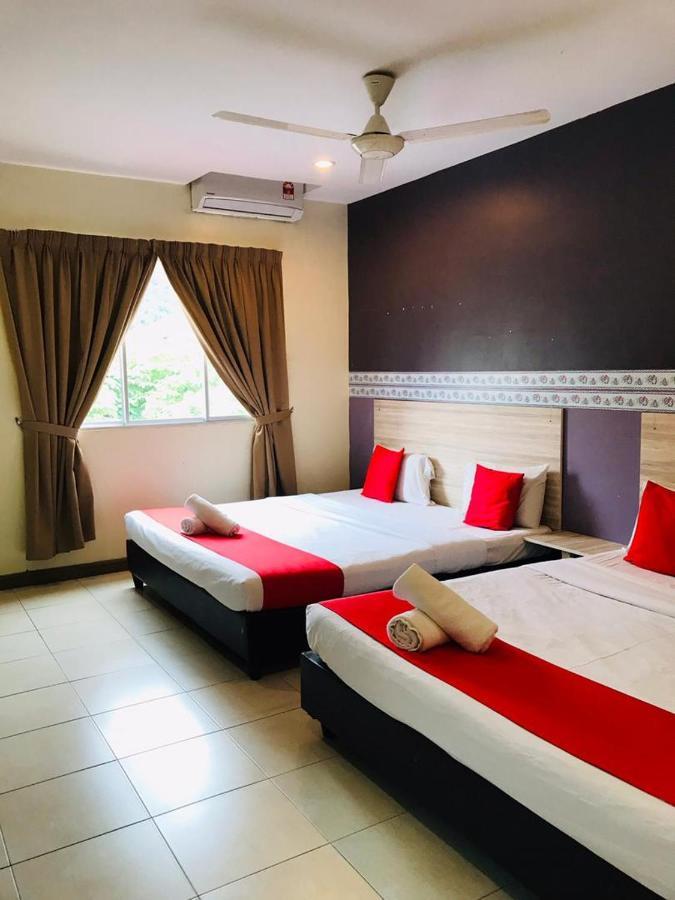 Alia Express Ferringhi Hotel Batu Feringgi Exterior foto