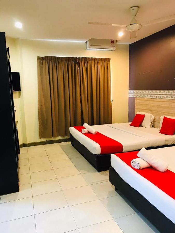 Alia Express Ferringhi Hotel Batu Feringgi Exterior foto