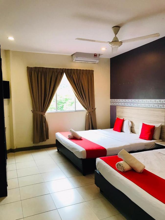 Alia Express Ferringhi Hotel Batu Feringgi Exterior foto