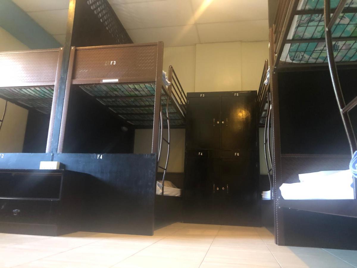 Alia Express Ferringhi Hotel Batu Feringgi Exterior foto
