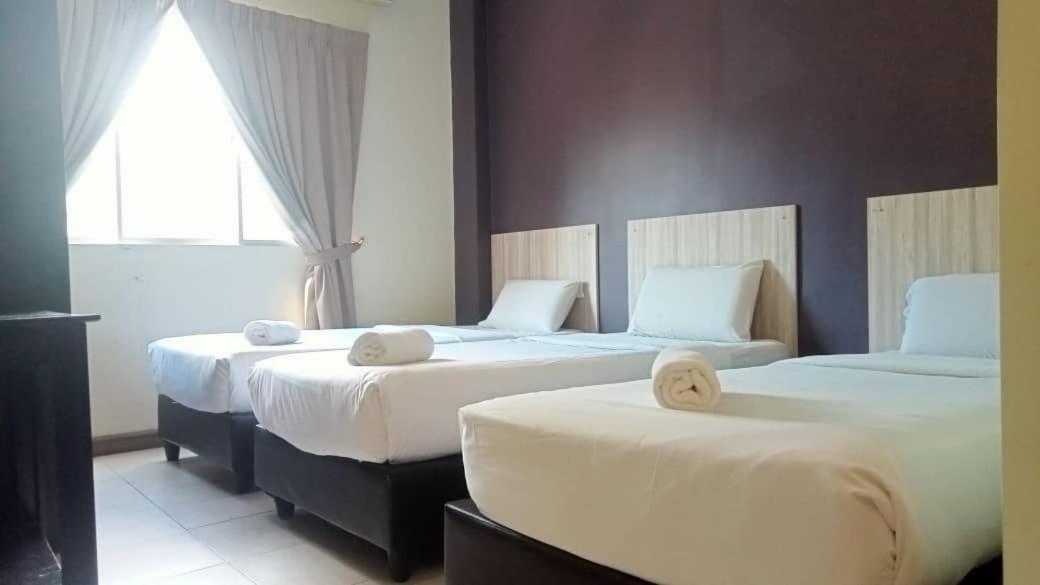 Alia Express Ferringhi Hotel Batu Feringgi Exterior foto
