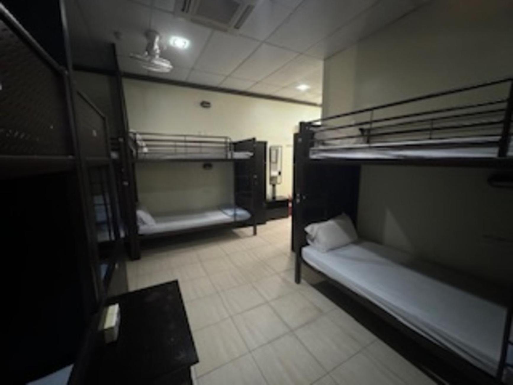 Alia Express Ferringhi Hotel Batu Feringgi Exterior foto