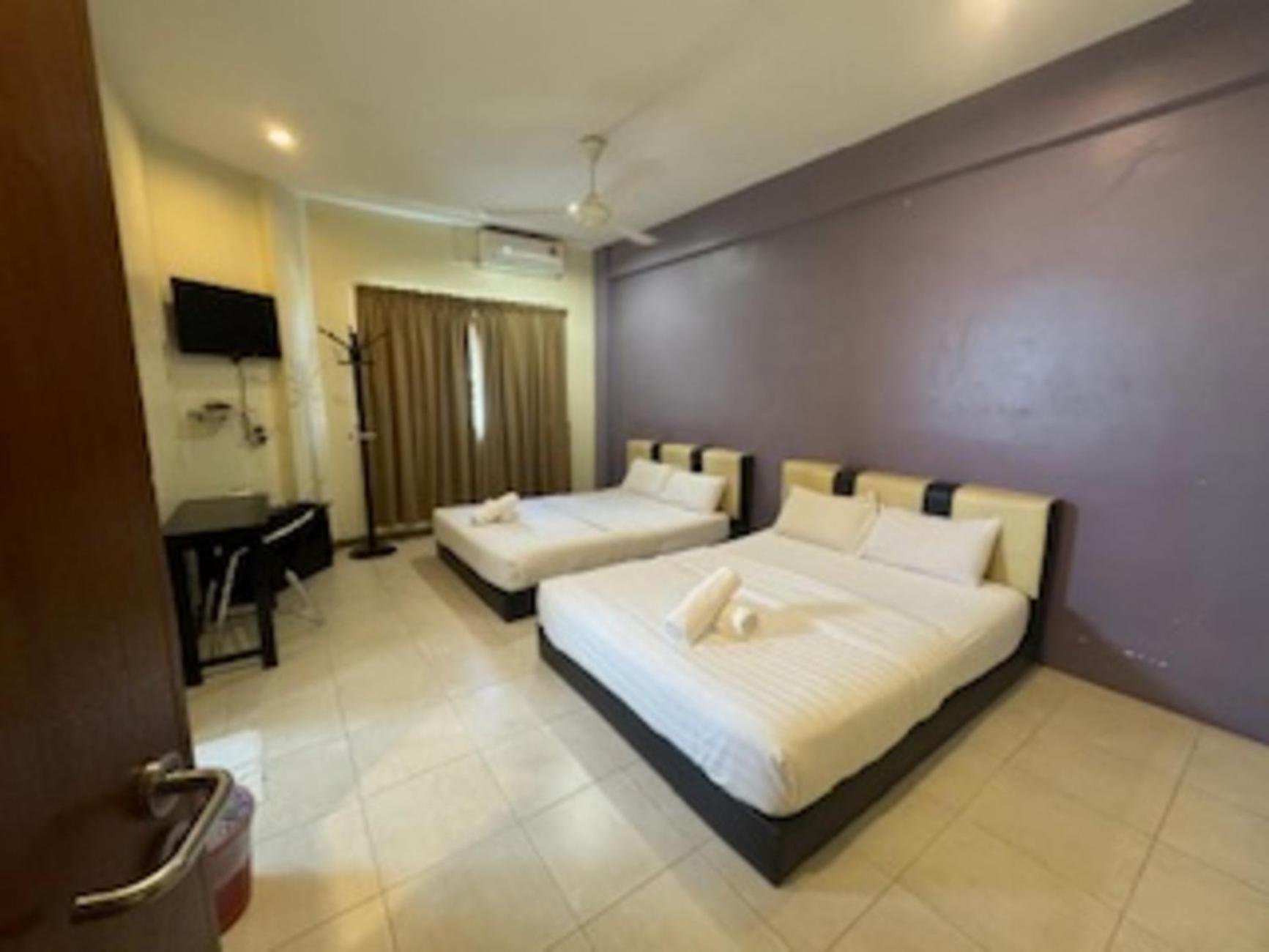 Alia Express Ferringhi Hotel Batu Feringgi Exterior foto