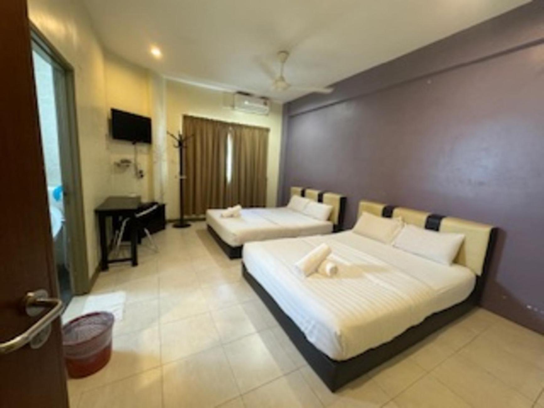 Alia Express Ferringhi Hotel Batu Feringgi Exterior foto