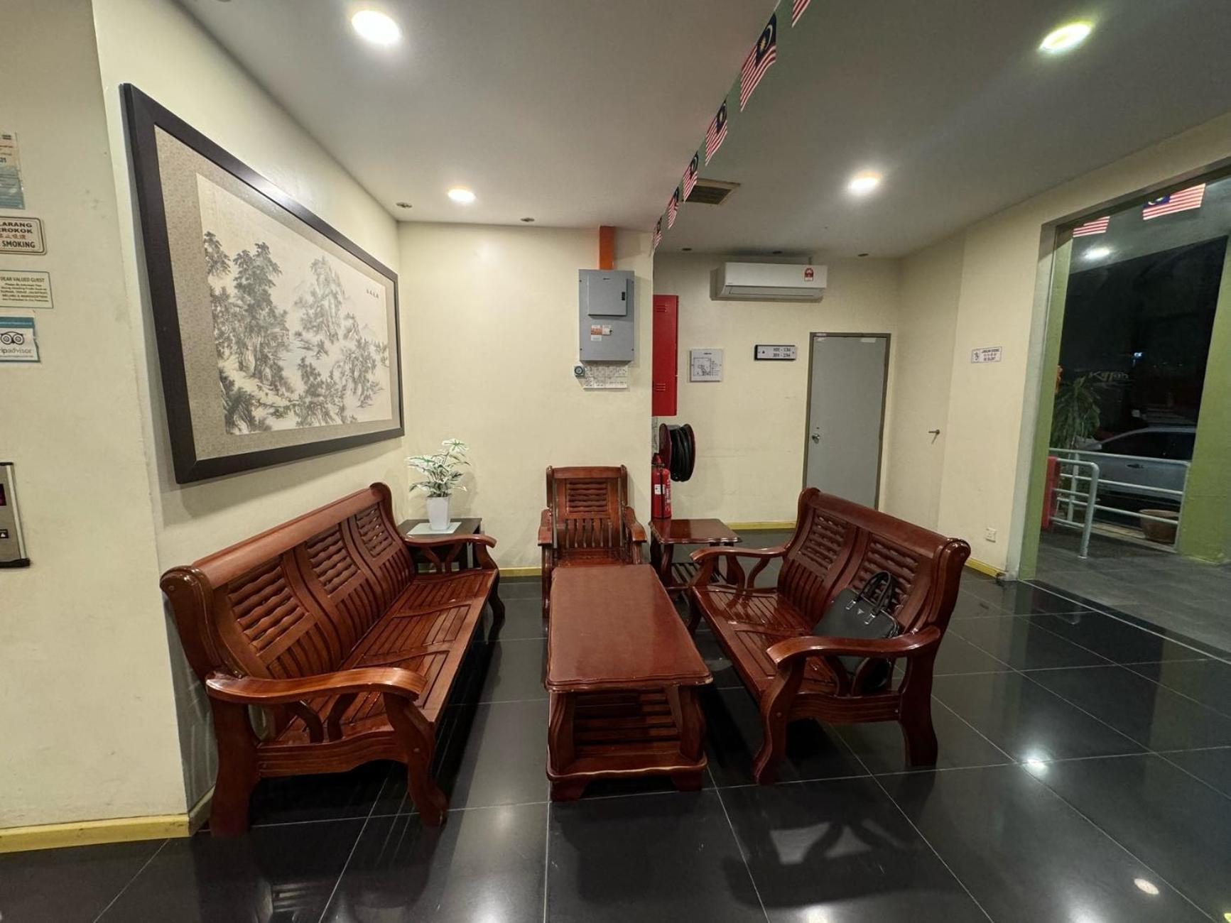 Alia Express Ferringhi Hotel Batu Feringgi Exterior foto
