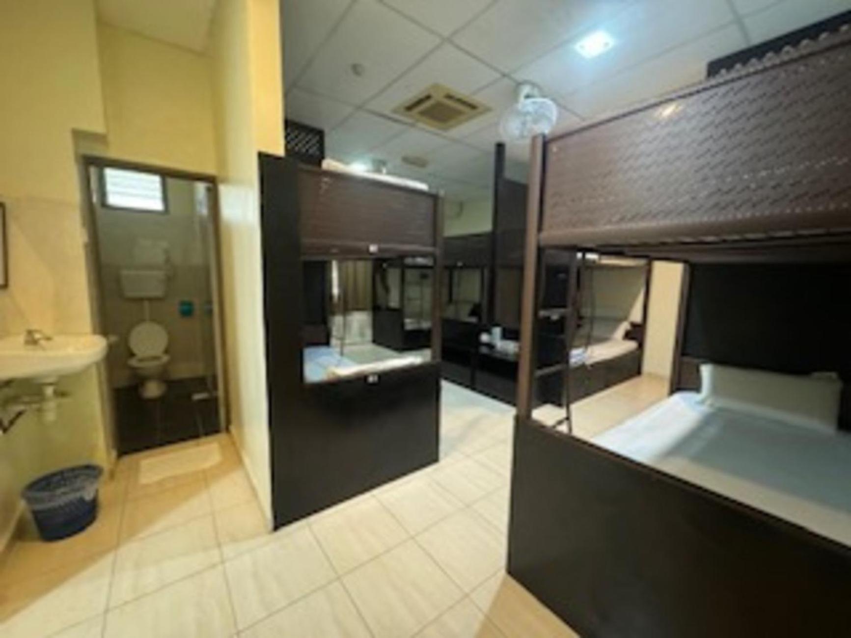 Alia Express Ferringhi Hotel Batu Feringgi Exterior foto