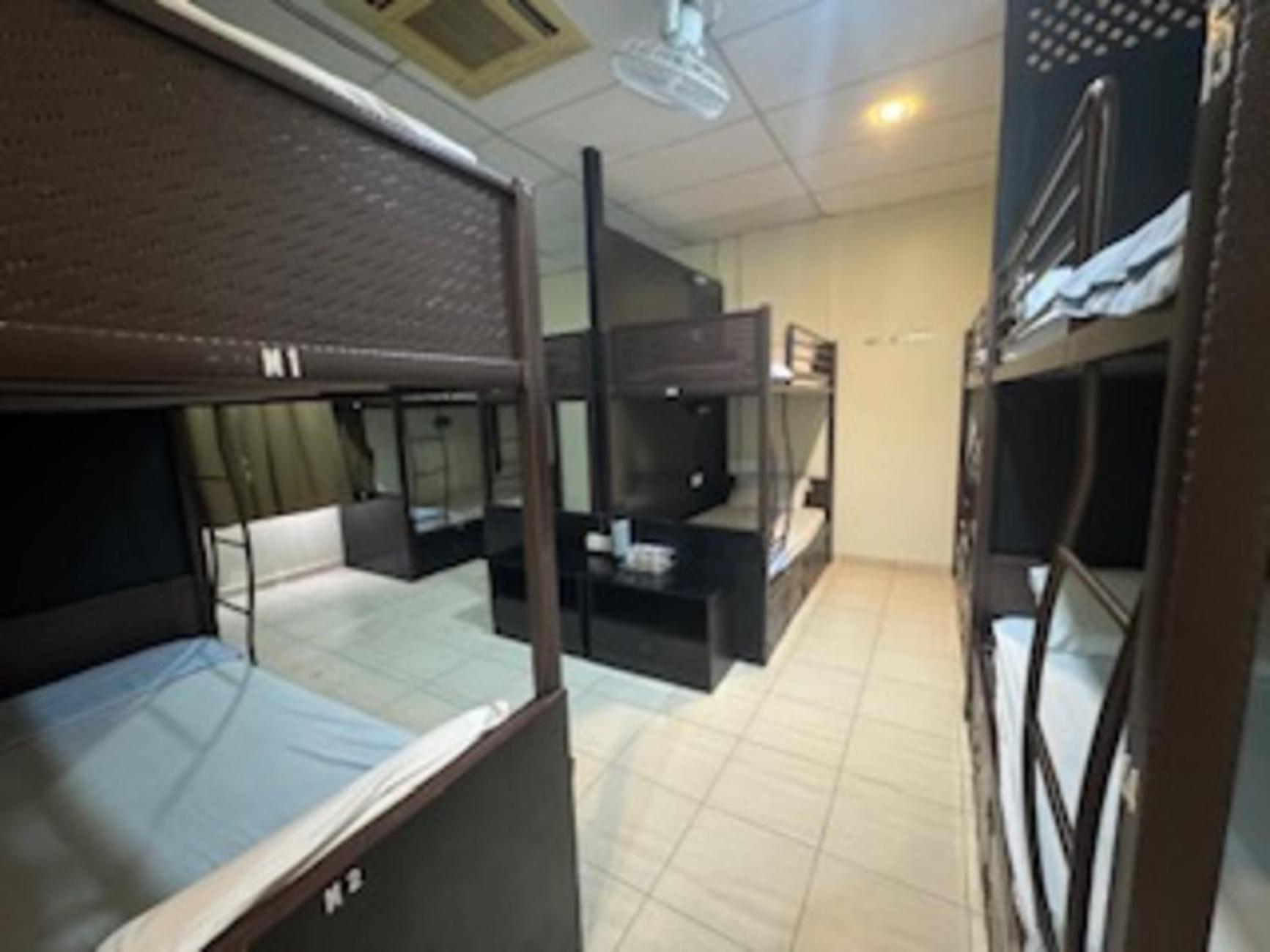 Alia Express Ferringhi Hotel Batu Feringgi Exterior foto